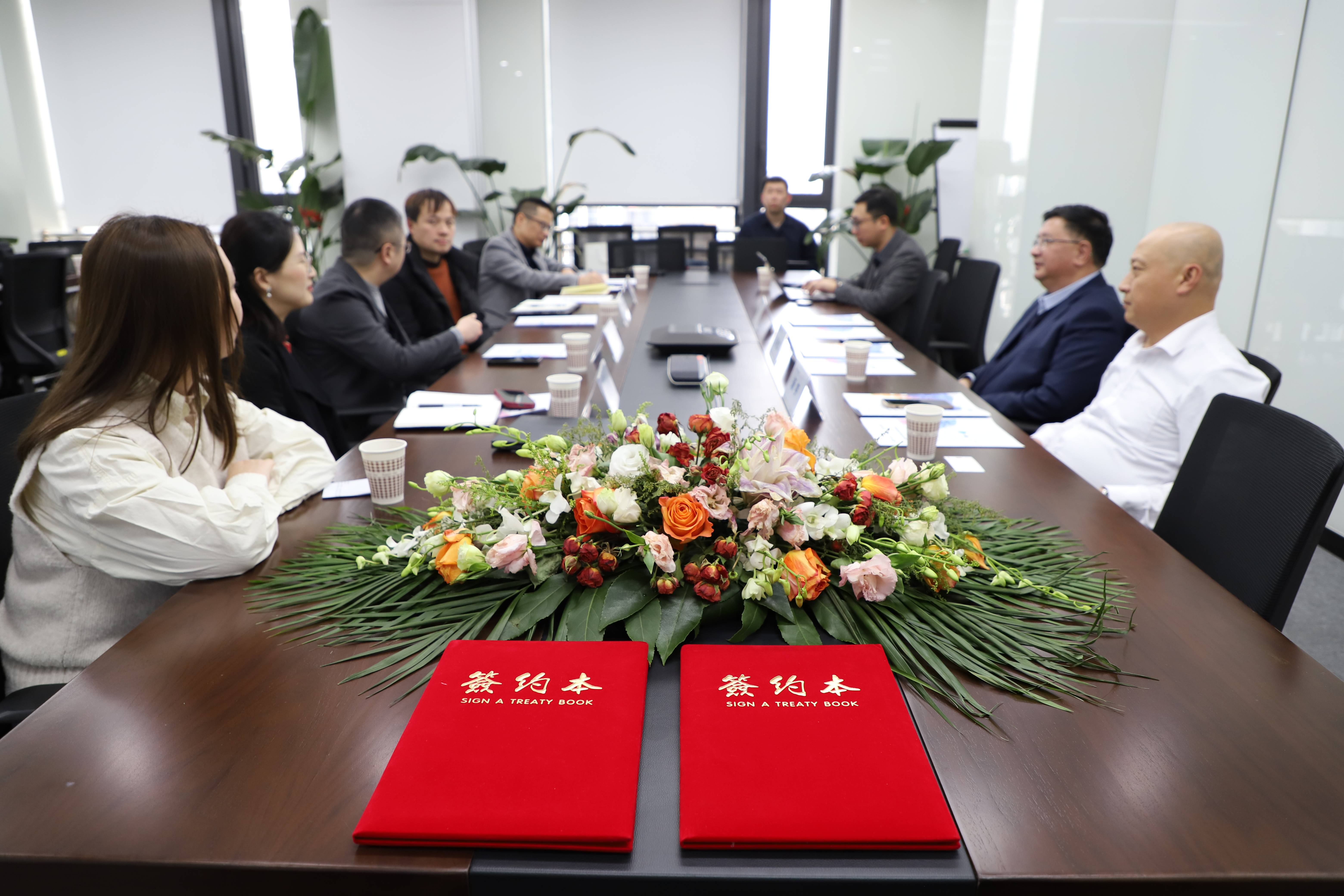 新濟藥業(yè)與復(fù)宏漢霖就新型制劑開發(fā)簽署戰(zhàn)略合作協(xié)議 新濟藥業(yè)與復(fù)宏漢霖就新型制劑開發(fā)簽署戰(zhàn)略合作協(xié)議
